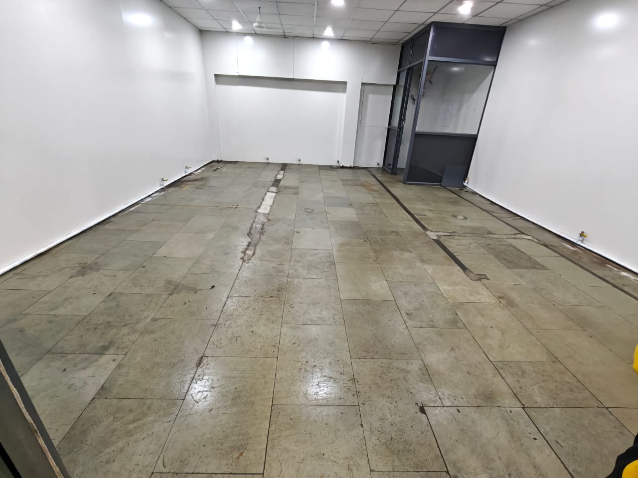 Industrial PVC Interlocking Floor Tiles 35 Existing industrial floor before retrofit